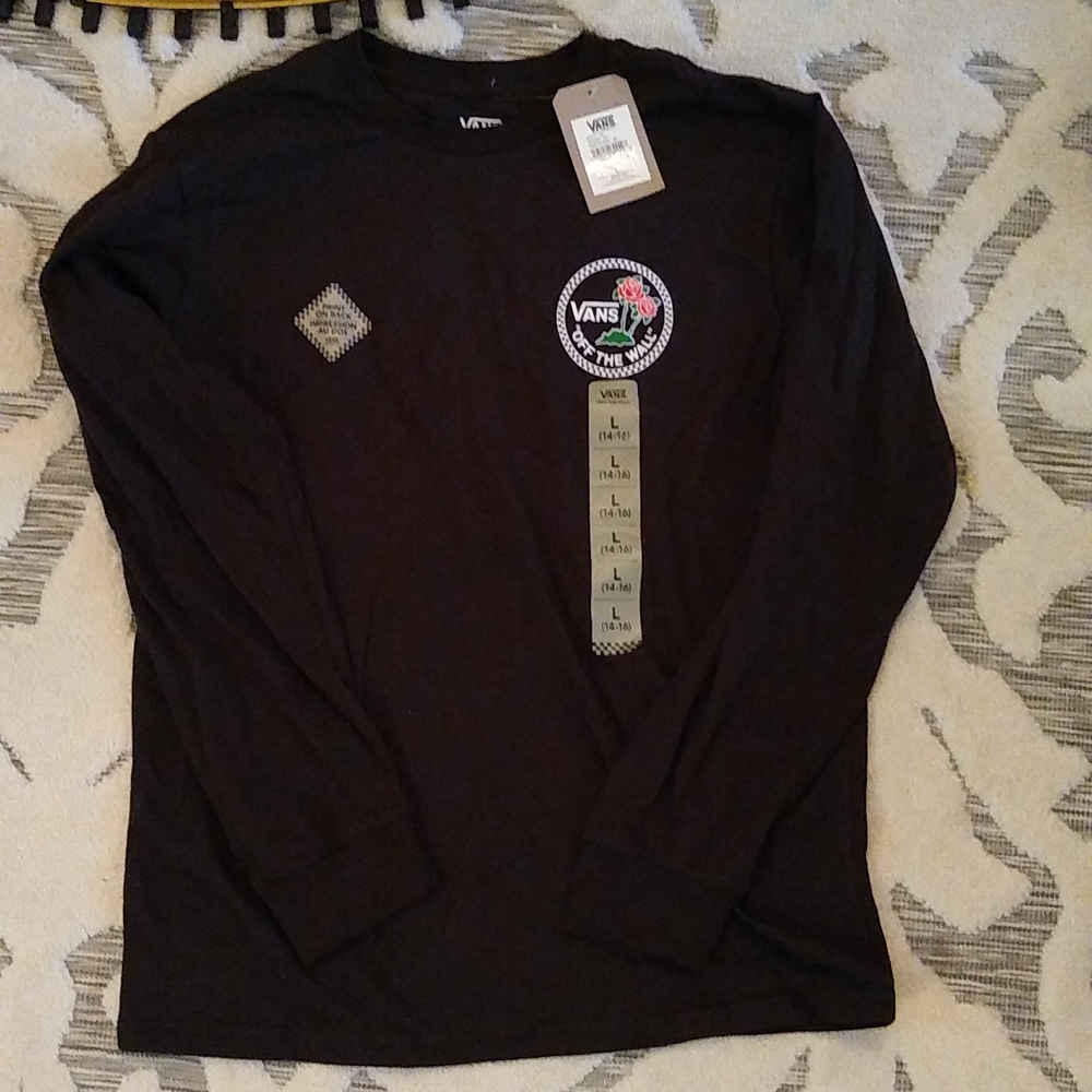 NWT Boys Tshirt Long Sleeve Print on Back size L 14/16